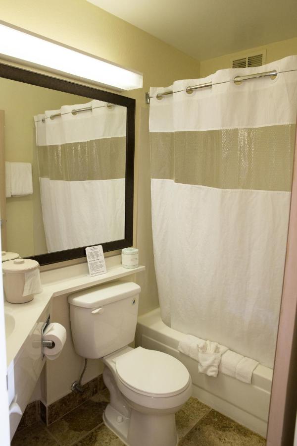 Executive King Room - Non-Smoking at Baymont by Wyndham Louisville East