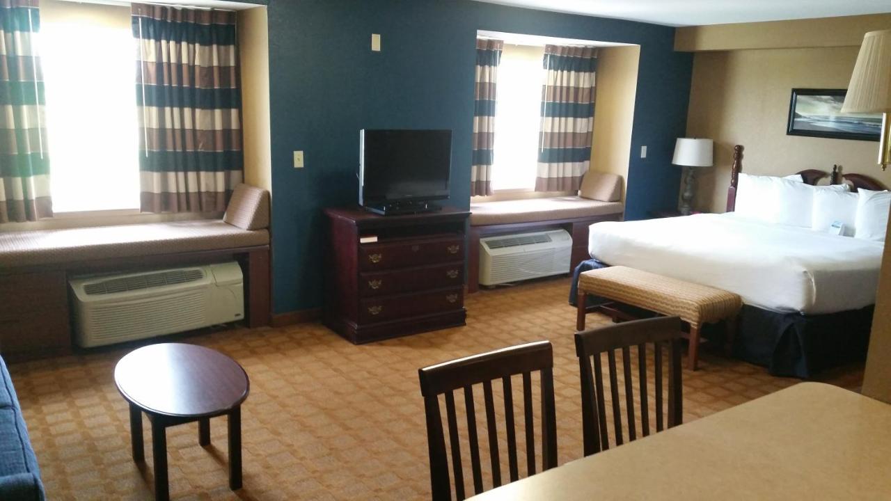 King Studio Suite - Non-Smoking at Microtel Inn & Suites by Wyndham Starkville