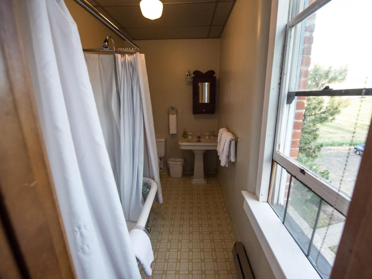 Queen Room with Private Bathroom at Balch Hotel