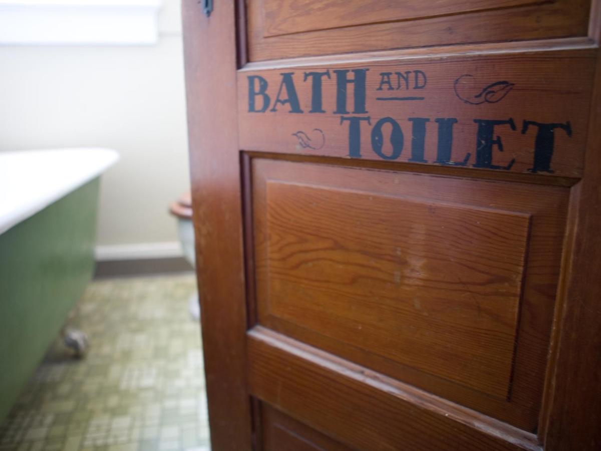 Queen Room with Shared Bathroom at Balch Hotel
