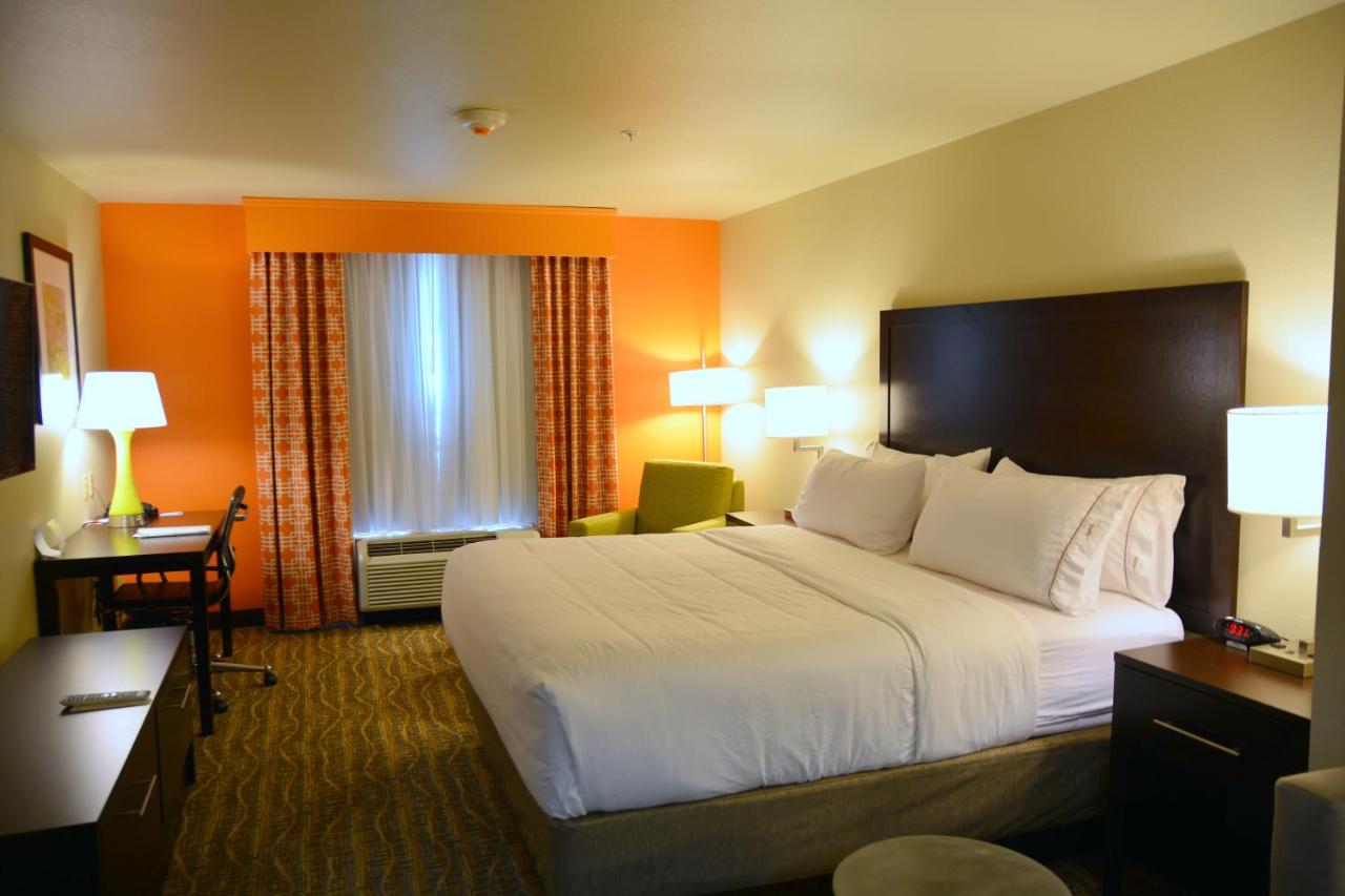 Suite - Disability Access Hearing Accessible at Holiday Inn Express & Suites Houston NW - Tomball Area by IHG