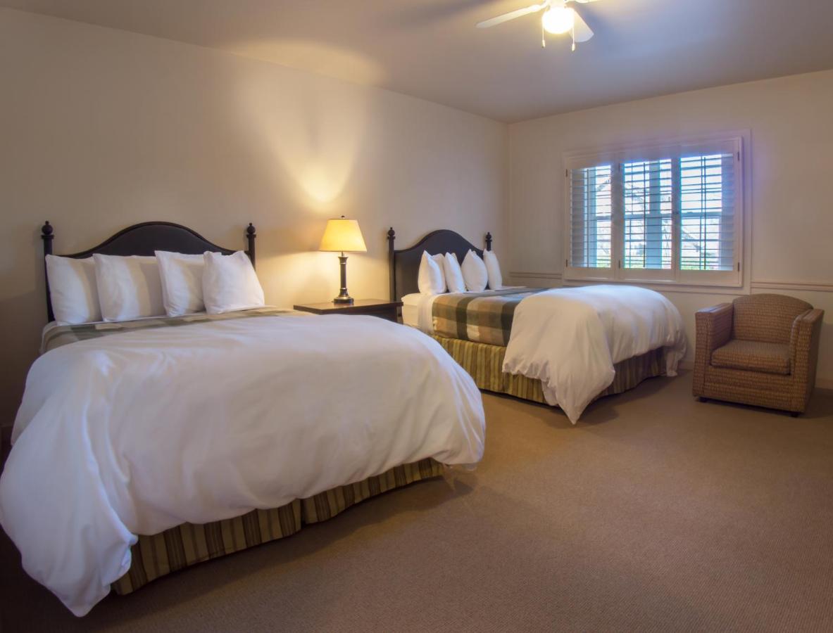 Queen Room with Two Queen Beds at Wine Country Inn