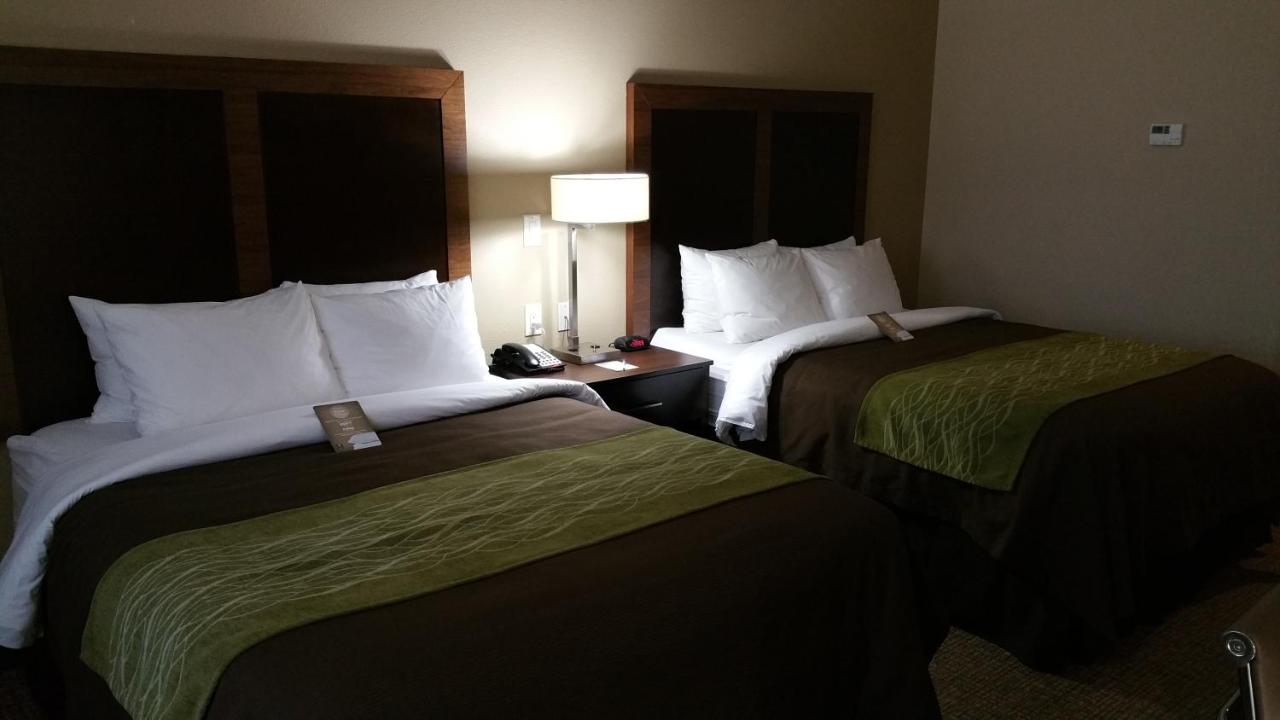 Queen Room with Two Queen Beds at Comfort Inn & Suites Lakeside