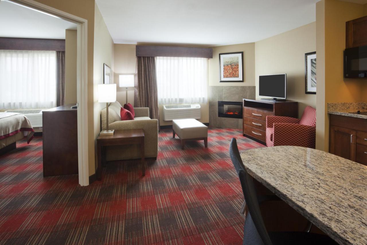 One-Bedroom King Suite with Sofa Bed at GrandStay Hotel and Suites