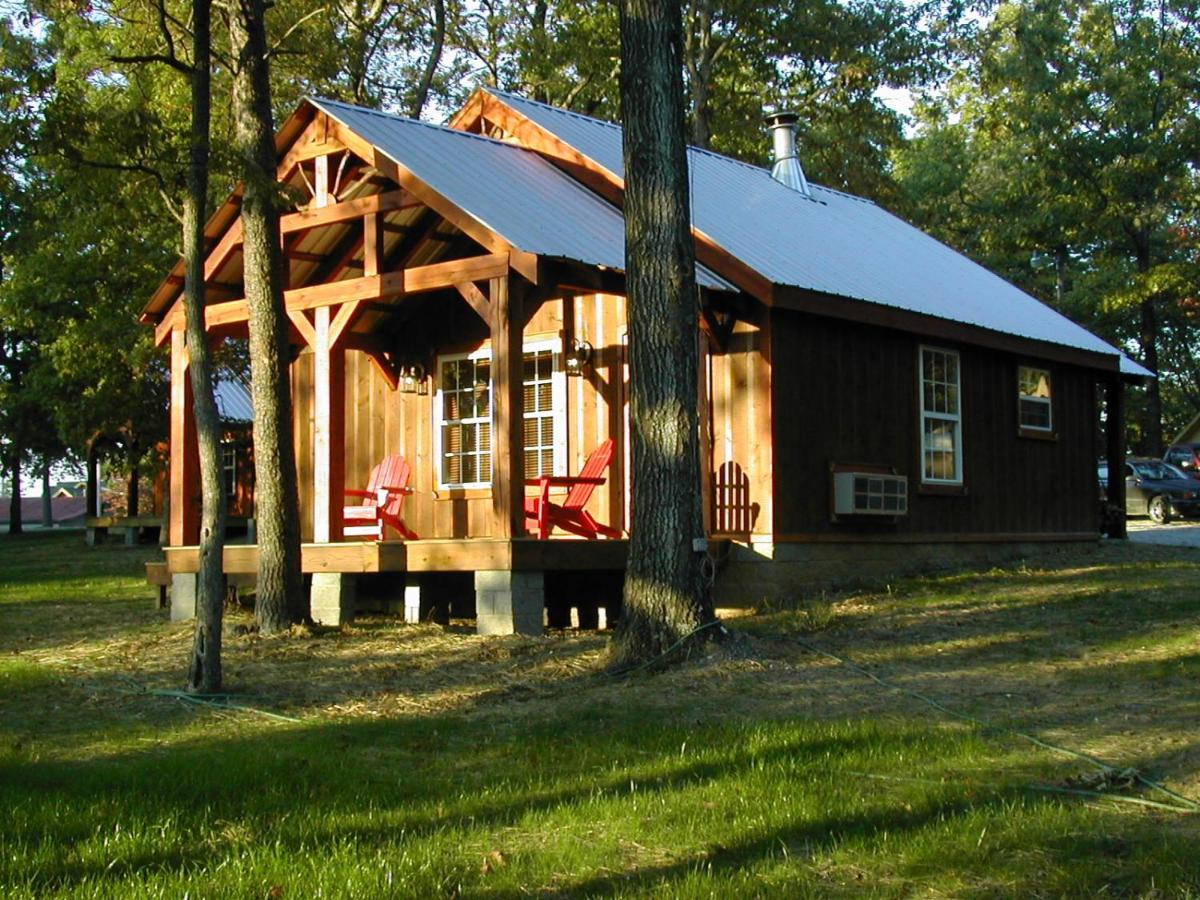 One-Bedroom Cabin at The Smokehouse Lodge and Cabins