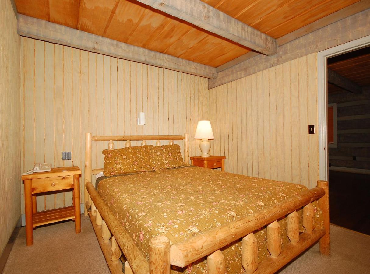 Two-Bedroom Log Cabin at The Smokehouse Lodge and Cabins