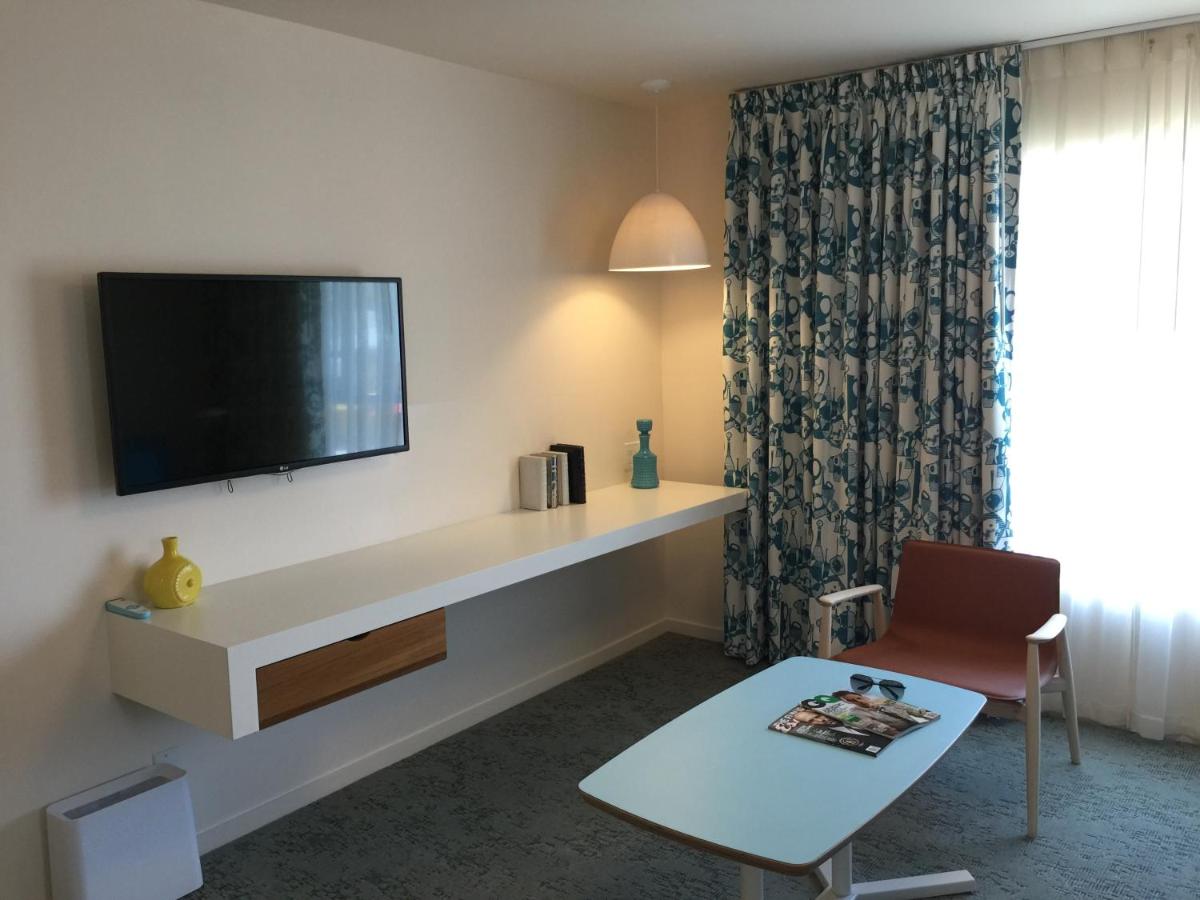 Corner Suite at Beverly Laurel Hotel at West Hollywood