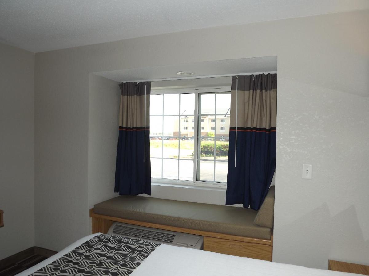 Queen Studio Suite - Non-Smoking at Microtel Inn & Suites by Wyndham Ames