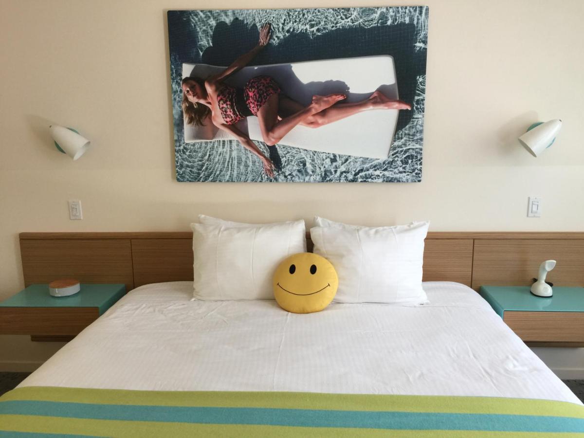 Cali King - Accessible Room at Beverly Laurel Hotel at West Hollywood