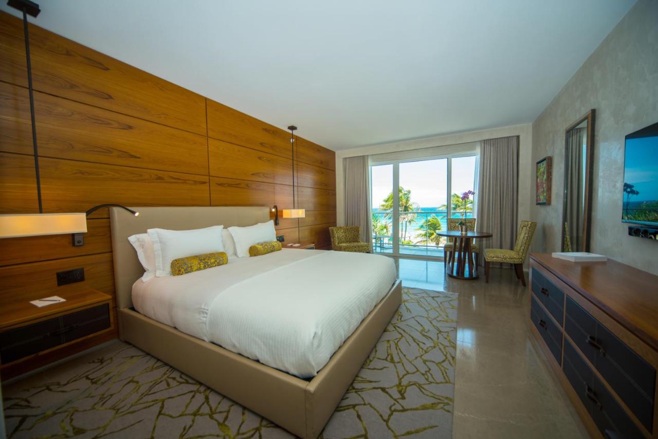 One-Bedroom Suite with Ocean View at Royal Blues Hotel
