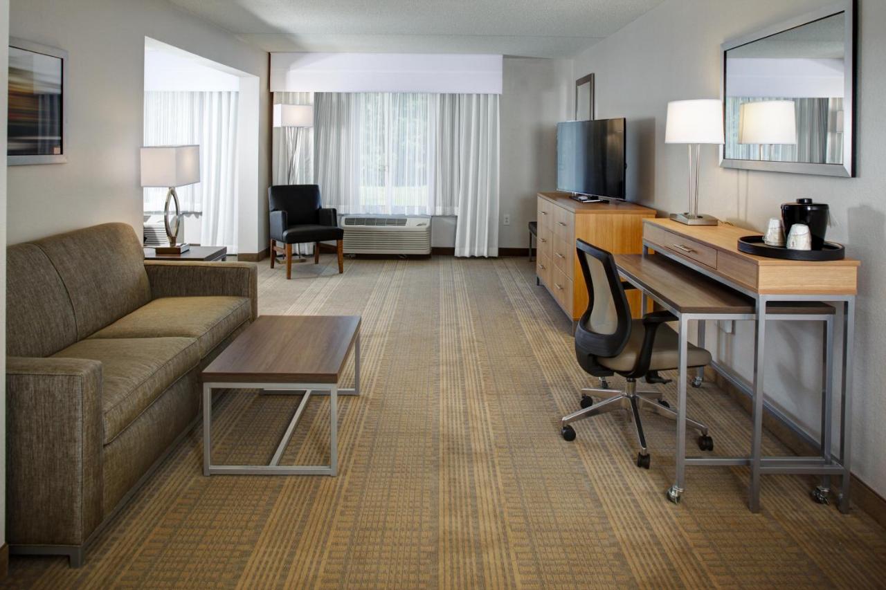 Executive King Suite at Holiday Inn Franklin - Cool Springs by IHG