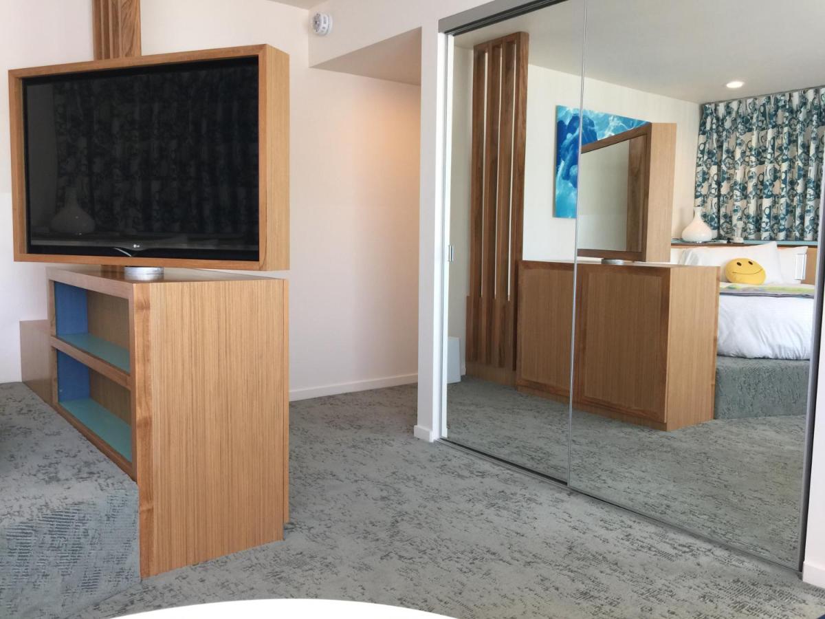 King Suite with Spa Bath at Beverly Laurel Hotel at West Hollywood