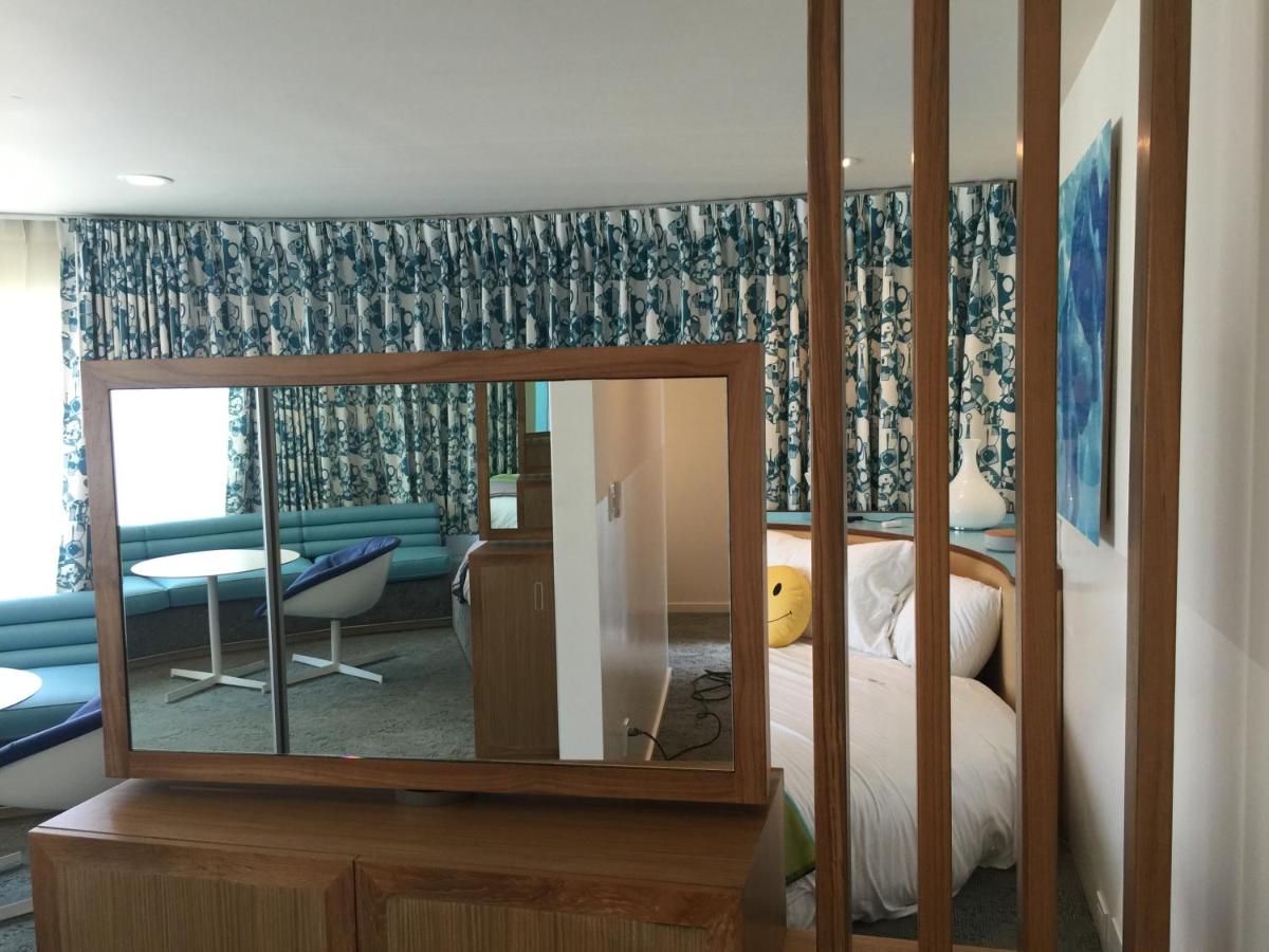 King Suite with Spa Bath at Beverly Laurel Hotel at West Hollywood