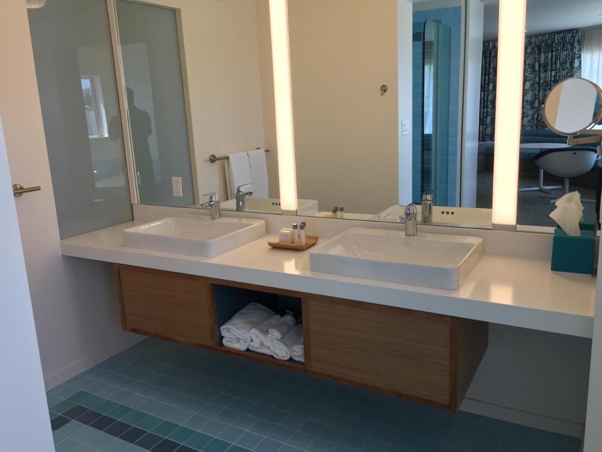 King Suite with Spa Bath at Beverly Laurel Hotel at West Hollywood
