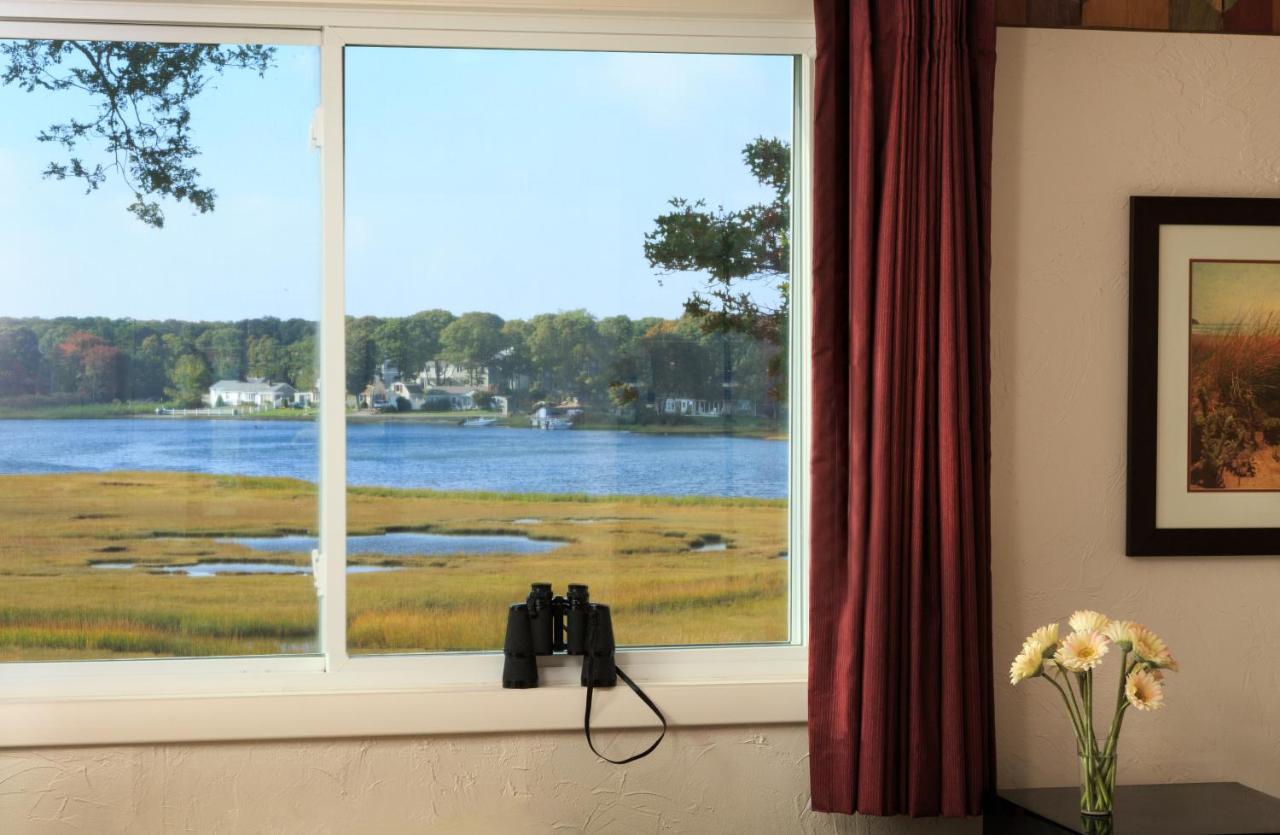 Deluxe Double Room with Bay View at Bayside Resort Hotel