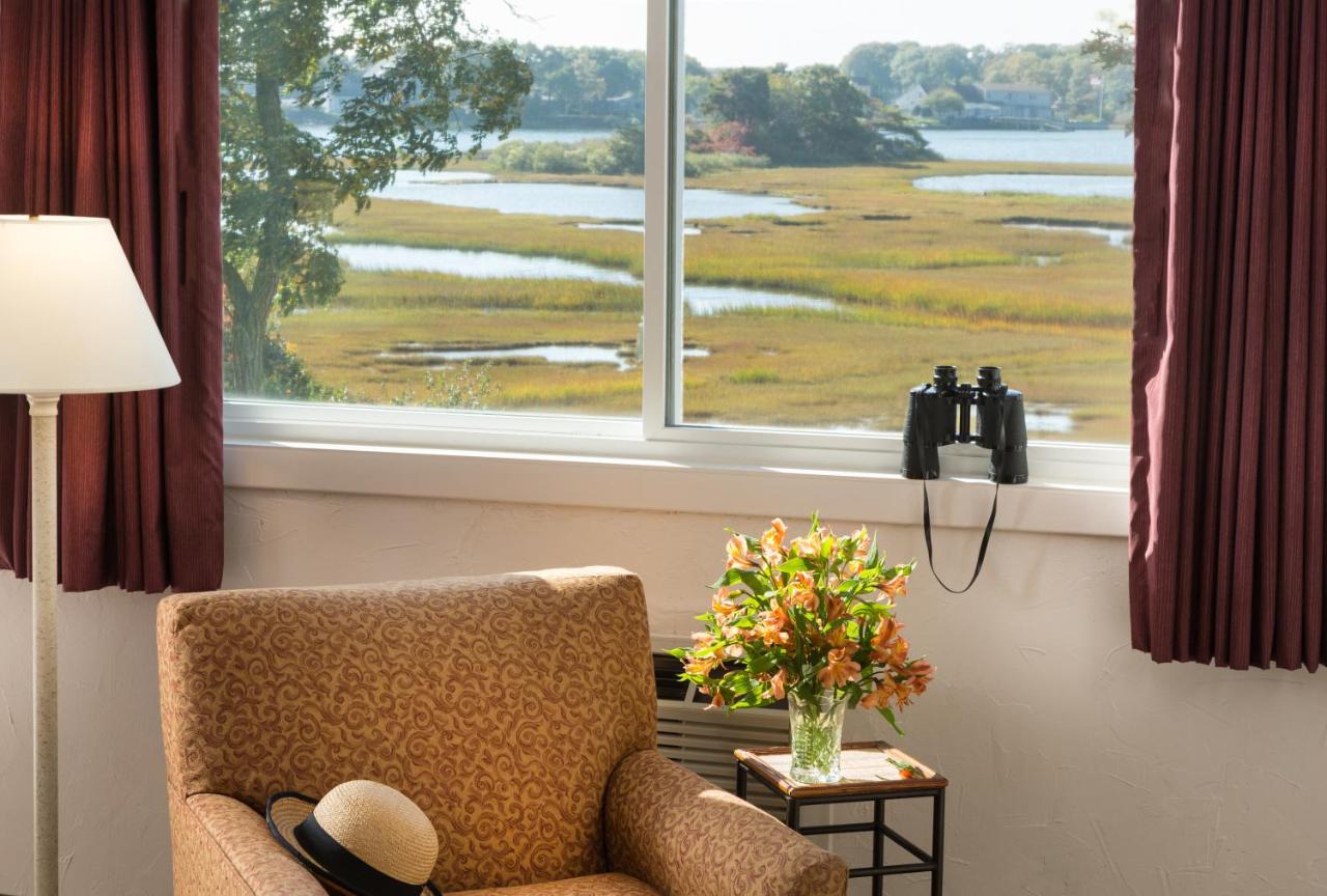 Deluxe Double Room with Bay View at Bayside Resort Hotel