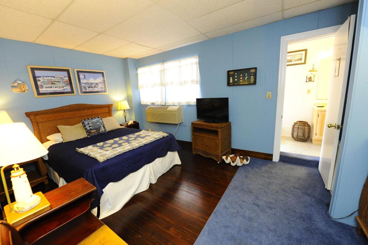 Deluxe Single Room at Seminole Inn