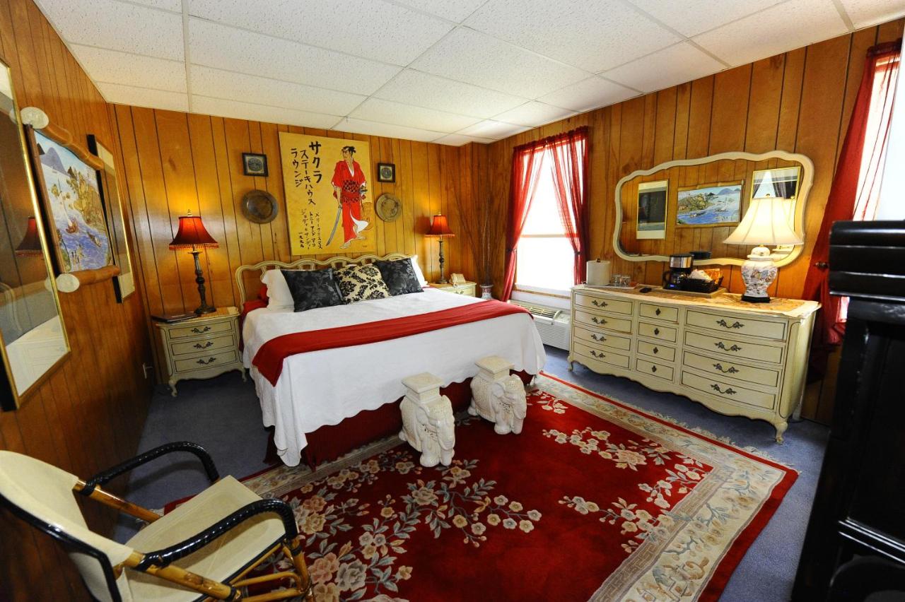 King Room at Seminole Inn