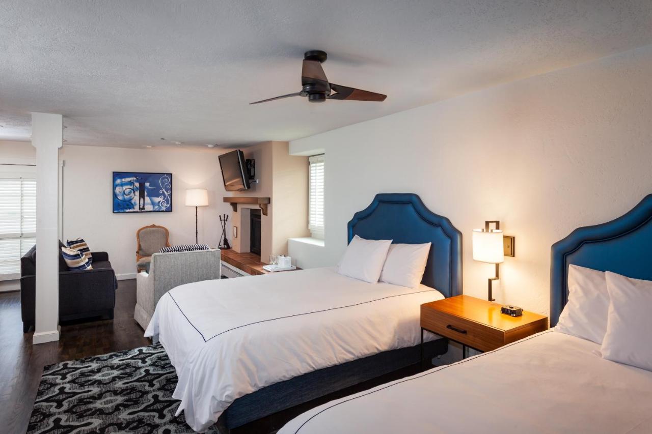 Luxury Junior Suite with Two Double Beds at Hotel Pacific