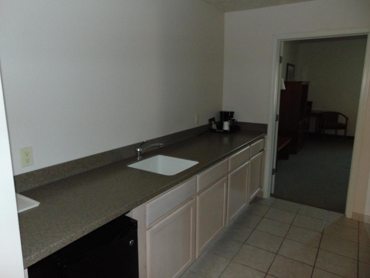 Suite - Disability Access/Non-Smoking at Days Inn by Wyndham Pentwater