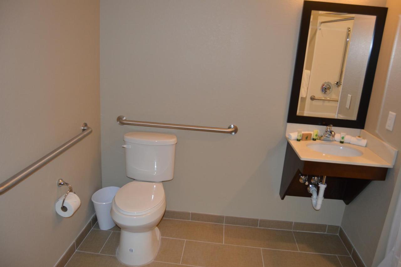 Double Room - Disability Access at Heritage Place Hotel & Suites