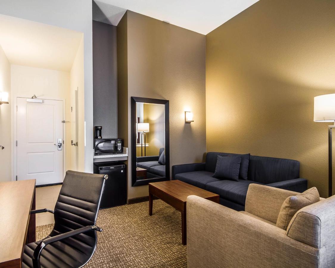 Double Room with Two Double Beds - Non-Smoking at Comfort Suites Woodland - Sacramento Airport