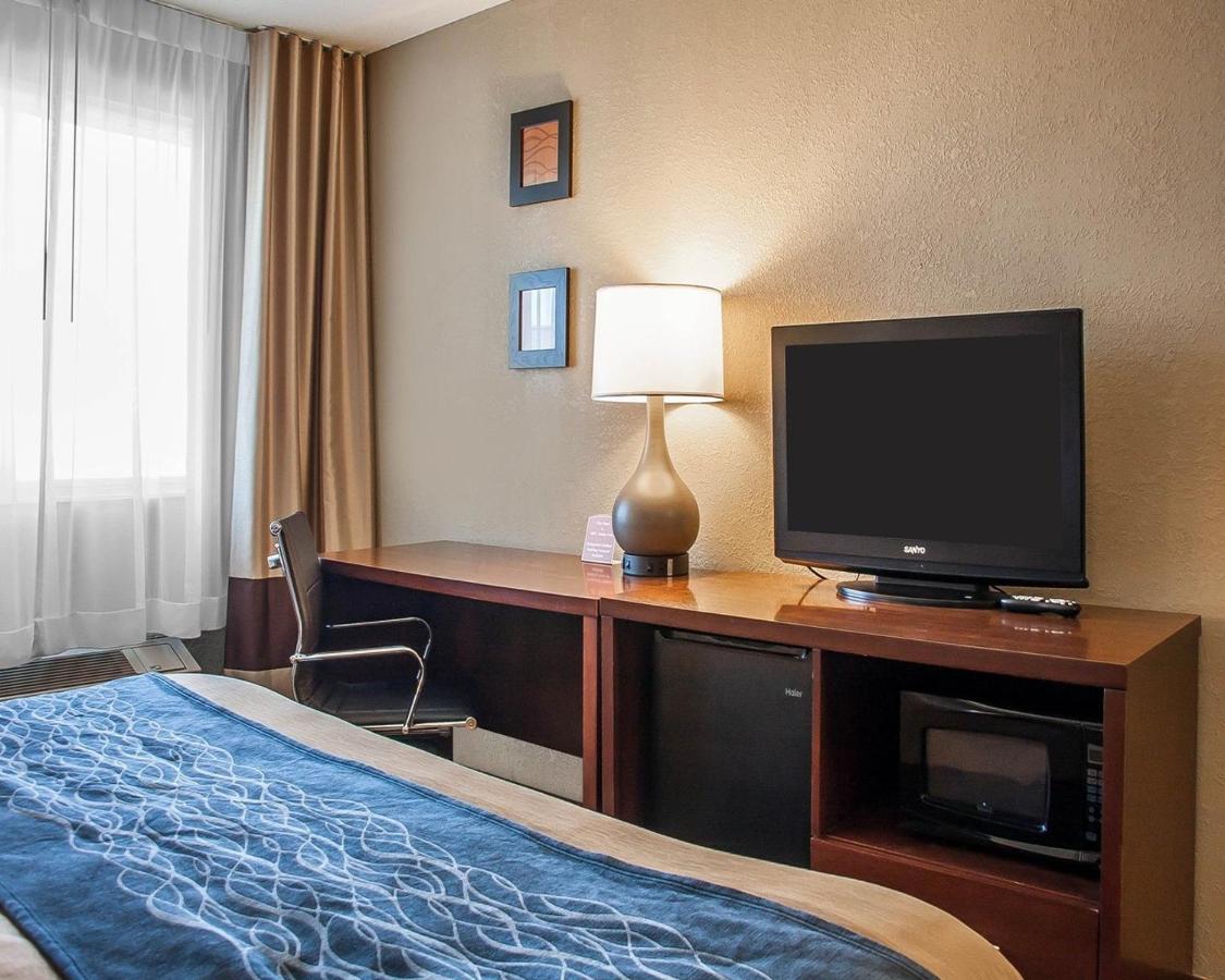 King Room - Non-Smoking at Comfort Inn Fergus Falls