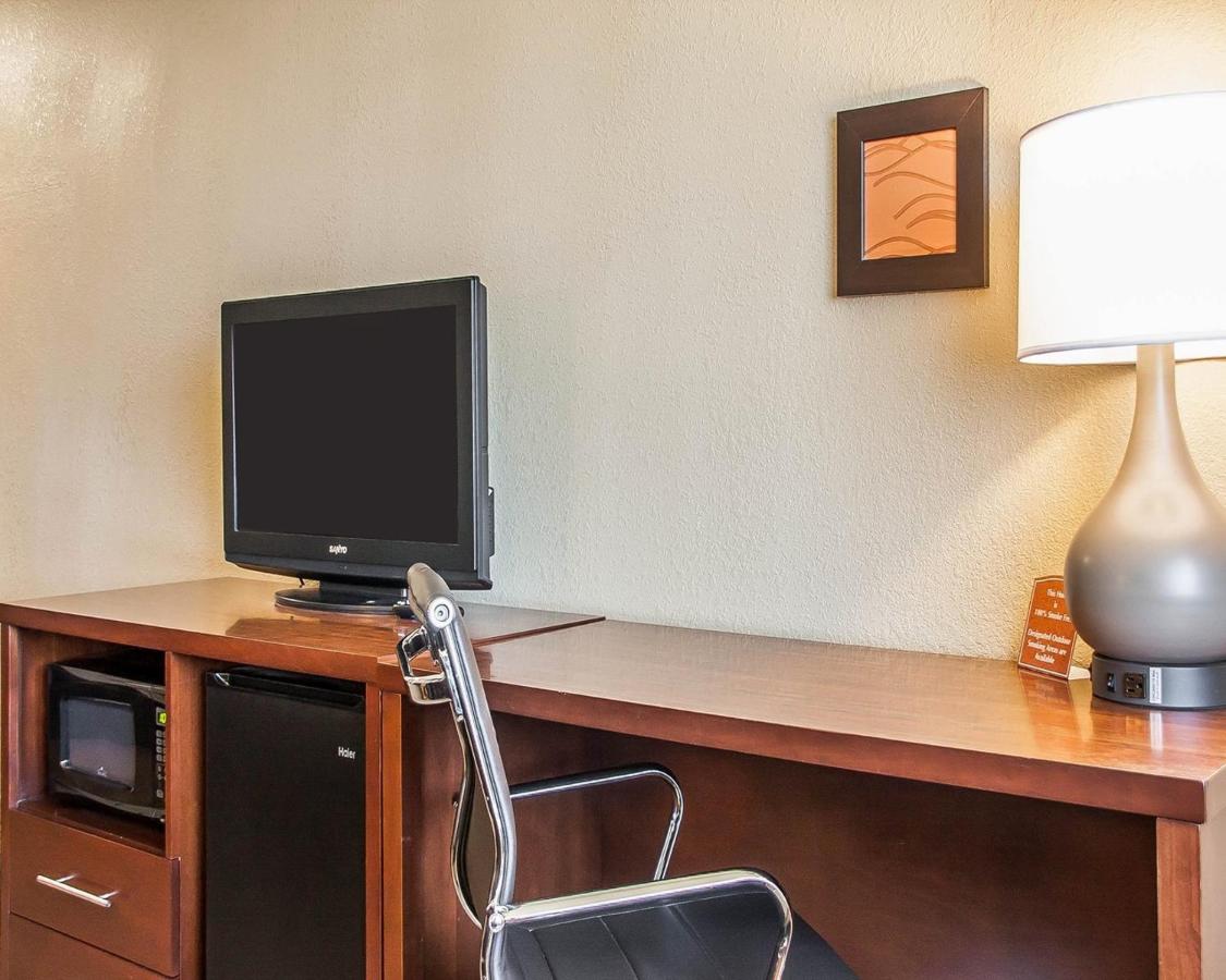 King Room - Non-Smoking at Comfort Inn Fergus Falls