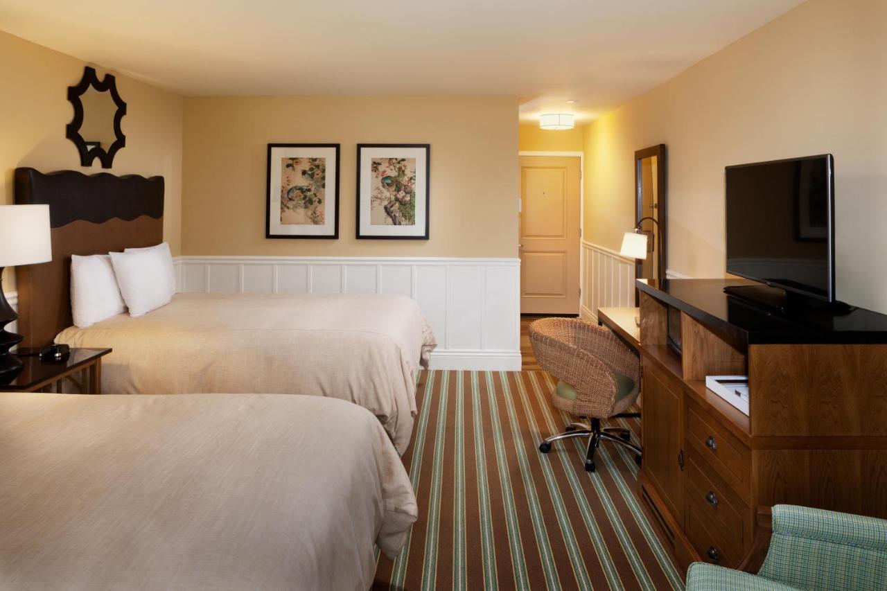 Standard Room with Two Double Beds at Lighthouse Lodge And Cottages