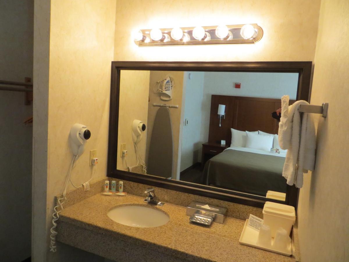 Junior Suite at Quality Inn
