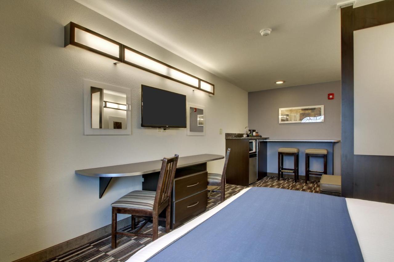 Queen Studio Suite - Non-Smoking at Microtel Inn & Suites by Wyndham Tuscaloosa/Near University