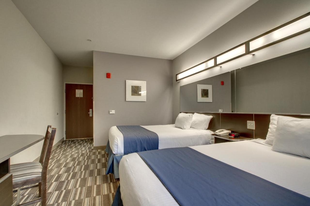 Queen Room with Two Queen Beds - Disability Access/Non-Smoking at Microtel Inn & Suites by Wyndham Tuscaloosa/Near University