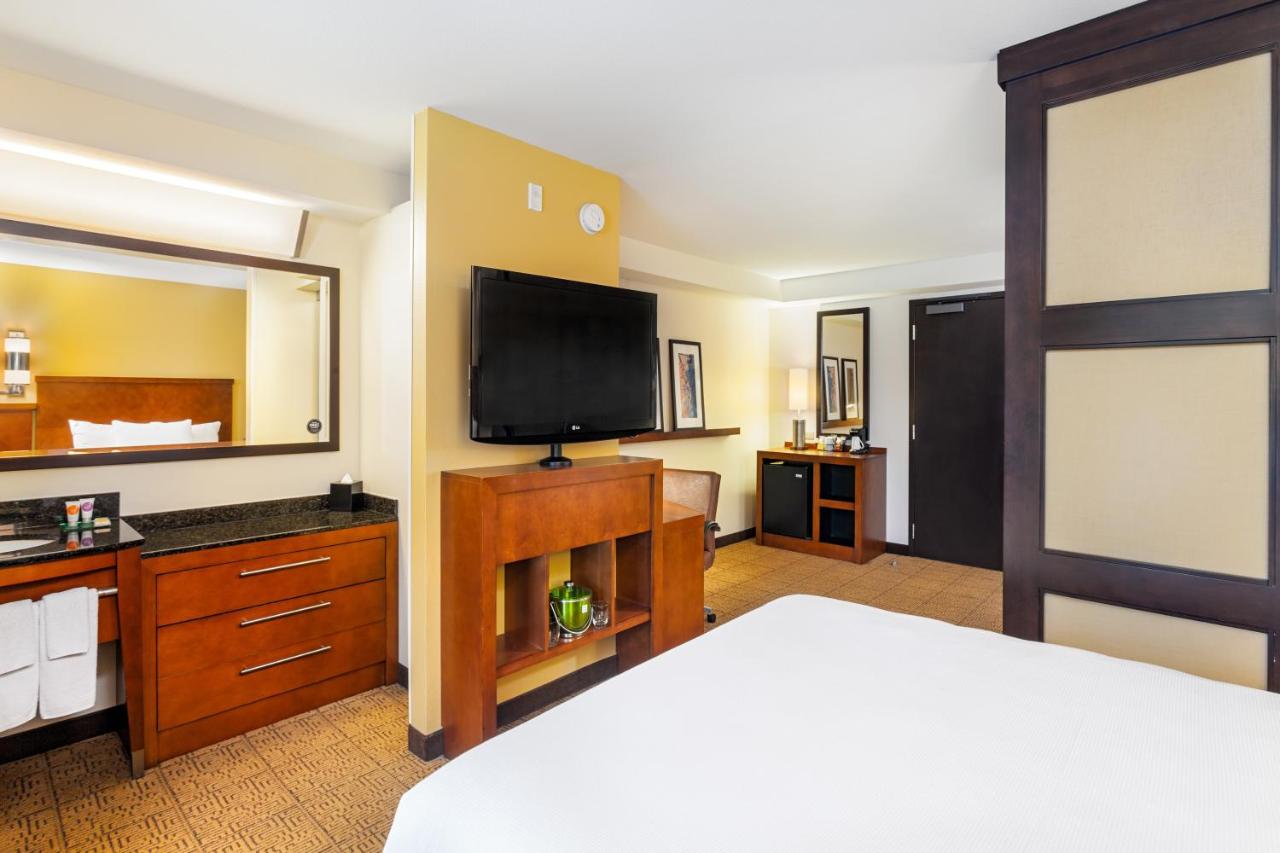 High Floor Queen Room with Two Queen Beds at Hyatt Place San Diego/Vista-Carlsbad