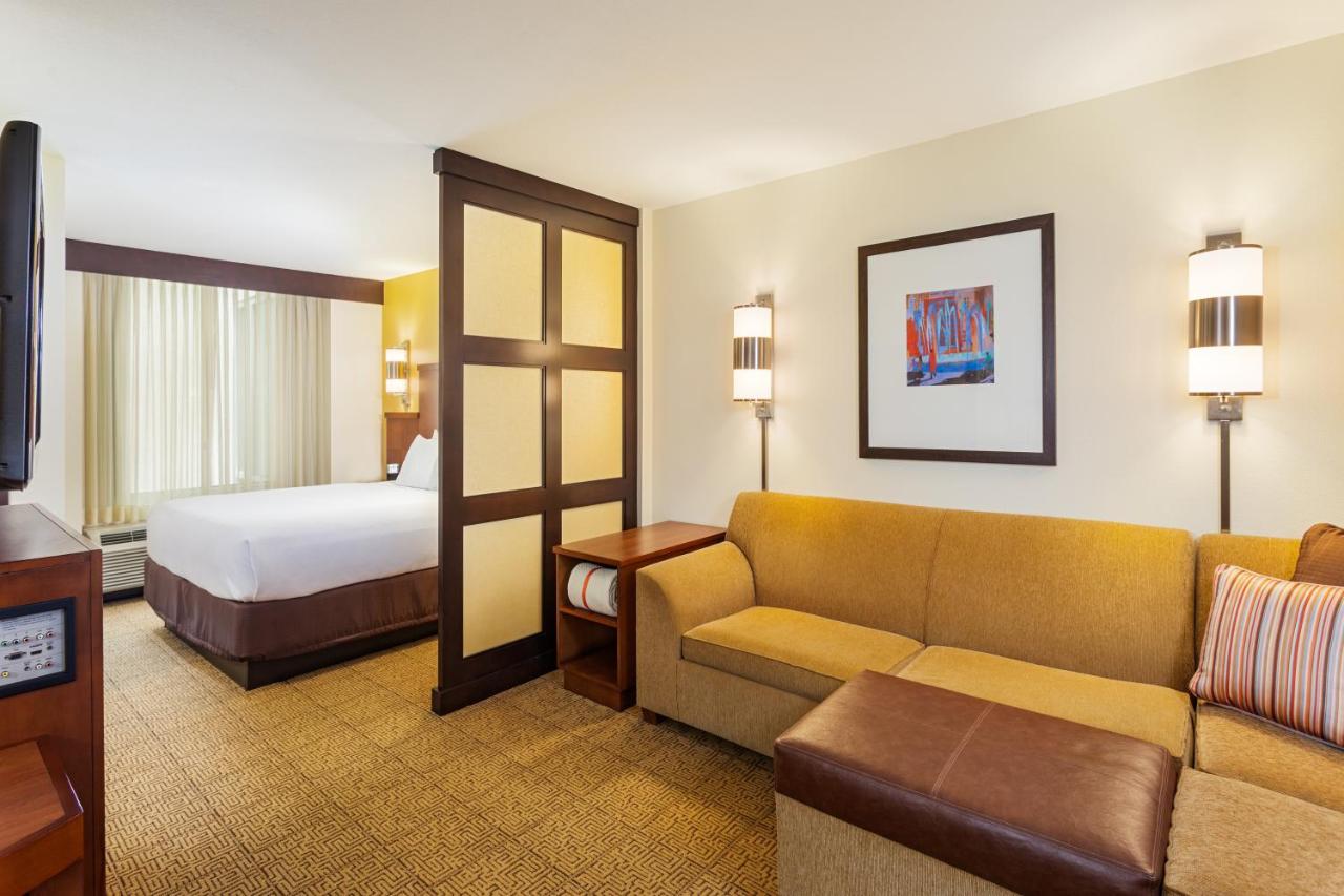 King Room with Sofa Bed at Hyatt Place San Diego/Vista-Carlsbad