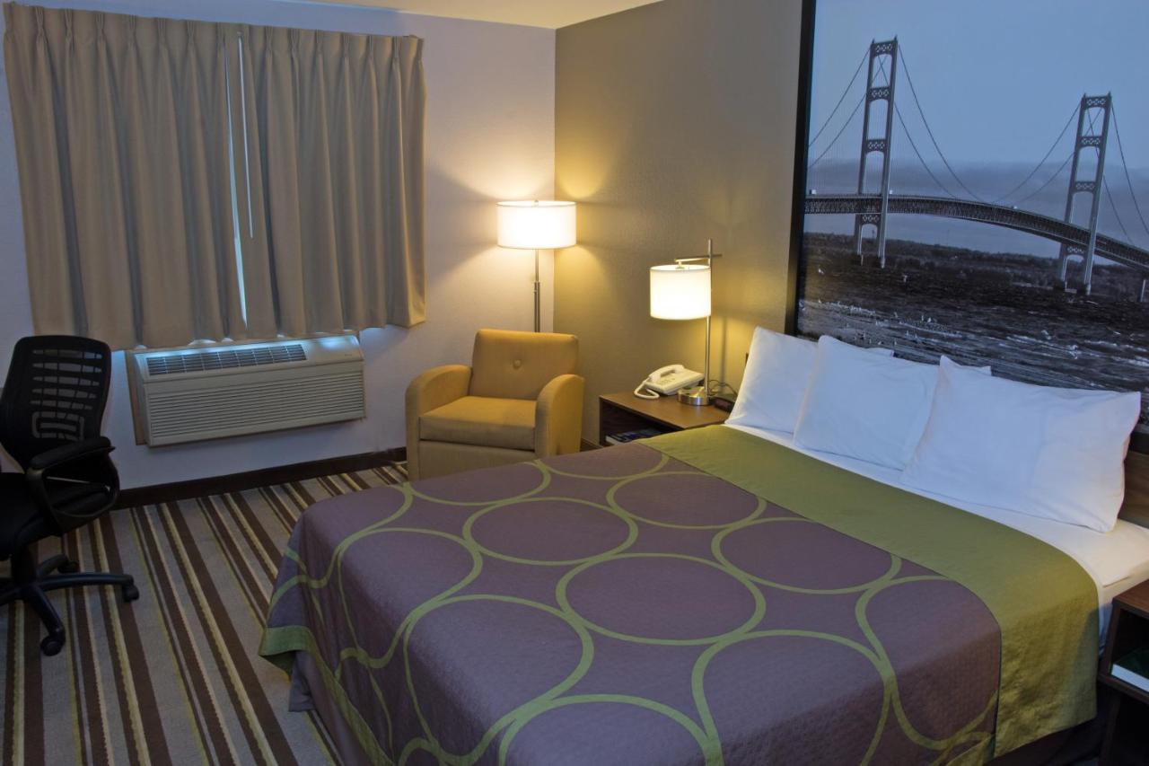 Queen Room - Non-Smoking at Super 8 by Wyndham Manistee