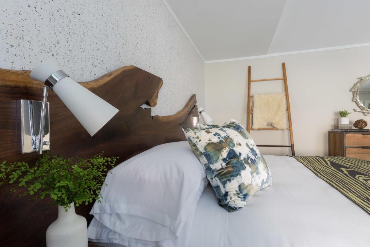 Deluxe Queen Room at Field Guide Lodge