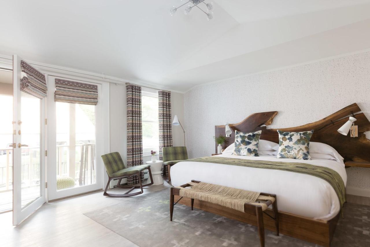 Deluxe King Room at Field Guide Lodge