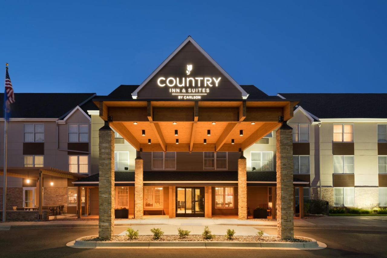 Queen Studio Suite - Disability Access at Country Inn & Suites by Radisson, Minneapolis West, MN
