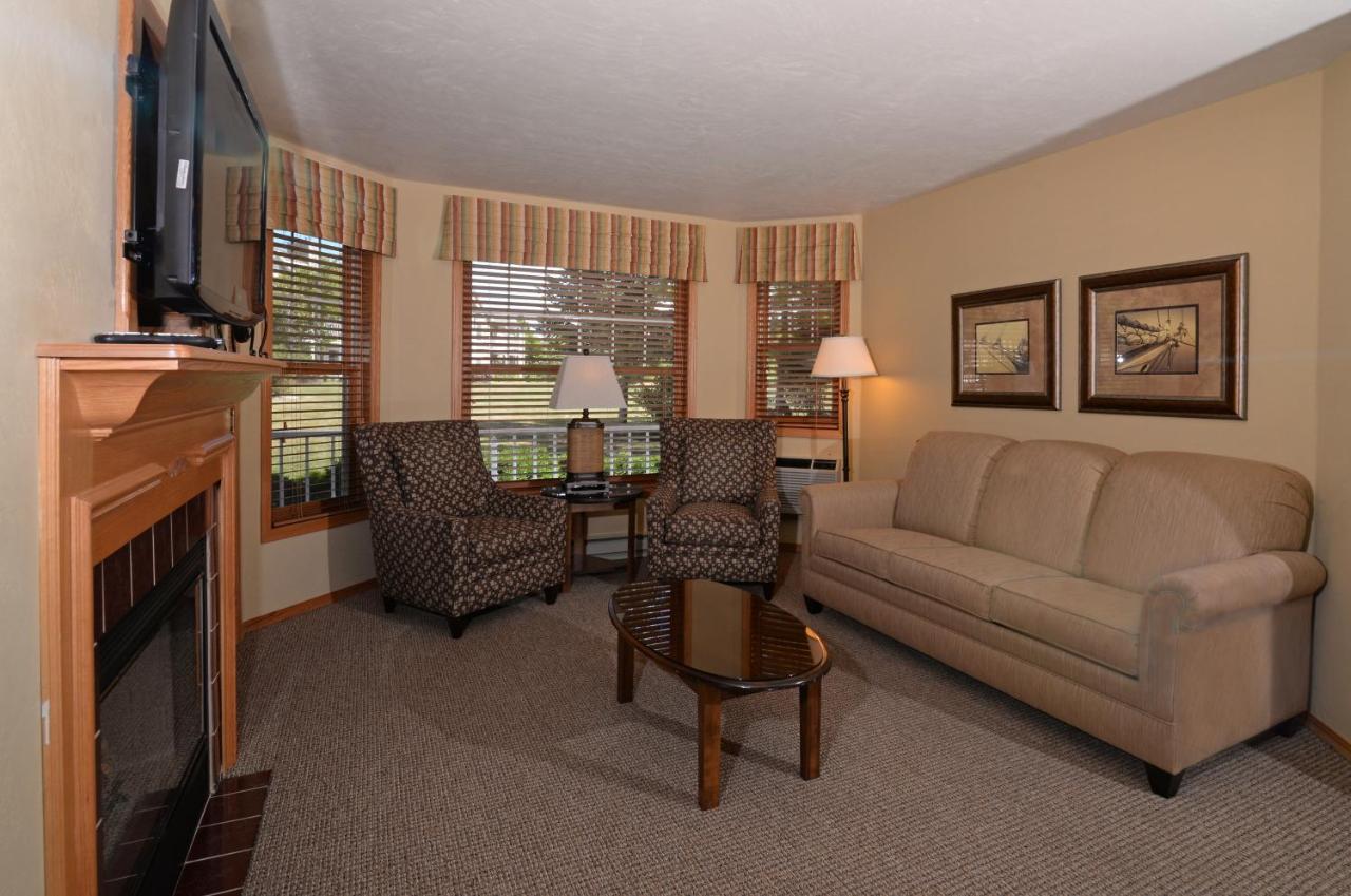 Two-Bedroom Suite at Newport Resort