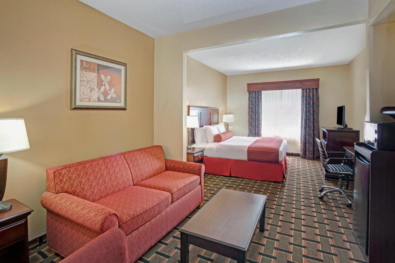 One-Bedroom King Suite - Non-Smoking at Baymont by Wyndham Kennesaw