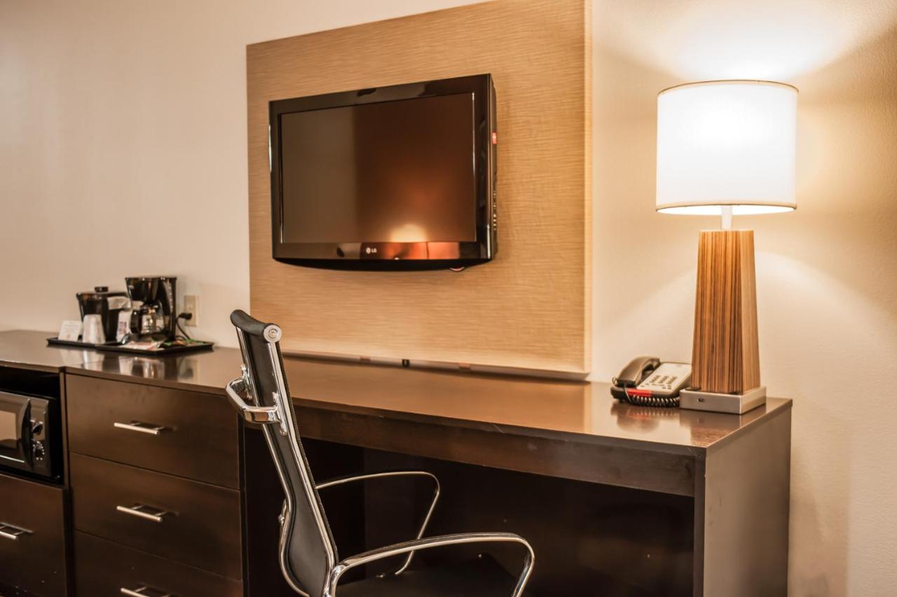 King Room - Non-Smoking at Sleep Inn & Suites Fort Campbell