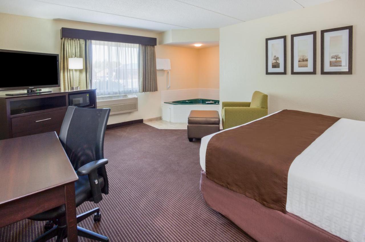 Deluxe King Room - Non-Smoking at AmericInn by Wyndham Rhinelander