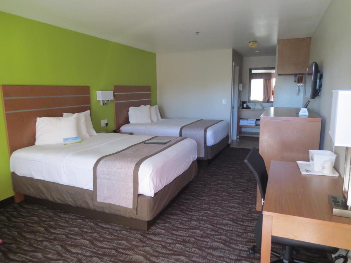 Queen Room with Two Queen Beds - Non-Smoking at Days Inn & Suites by Wyndham Arcata