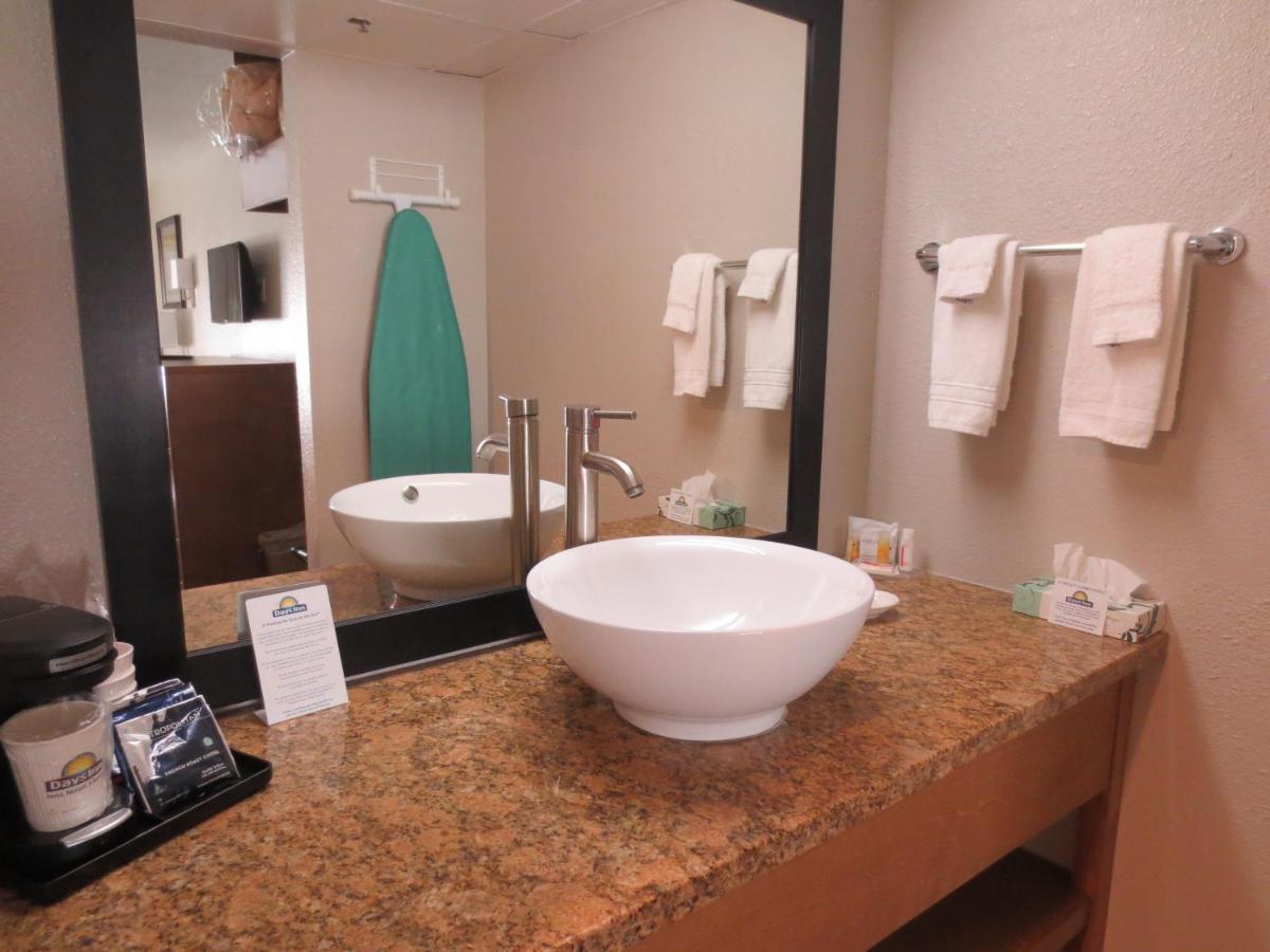 King Studio Suite - Mobility Access/Non-Smoking at Days Inn & Suites by Wyndham Arcata