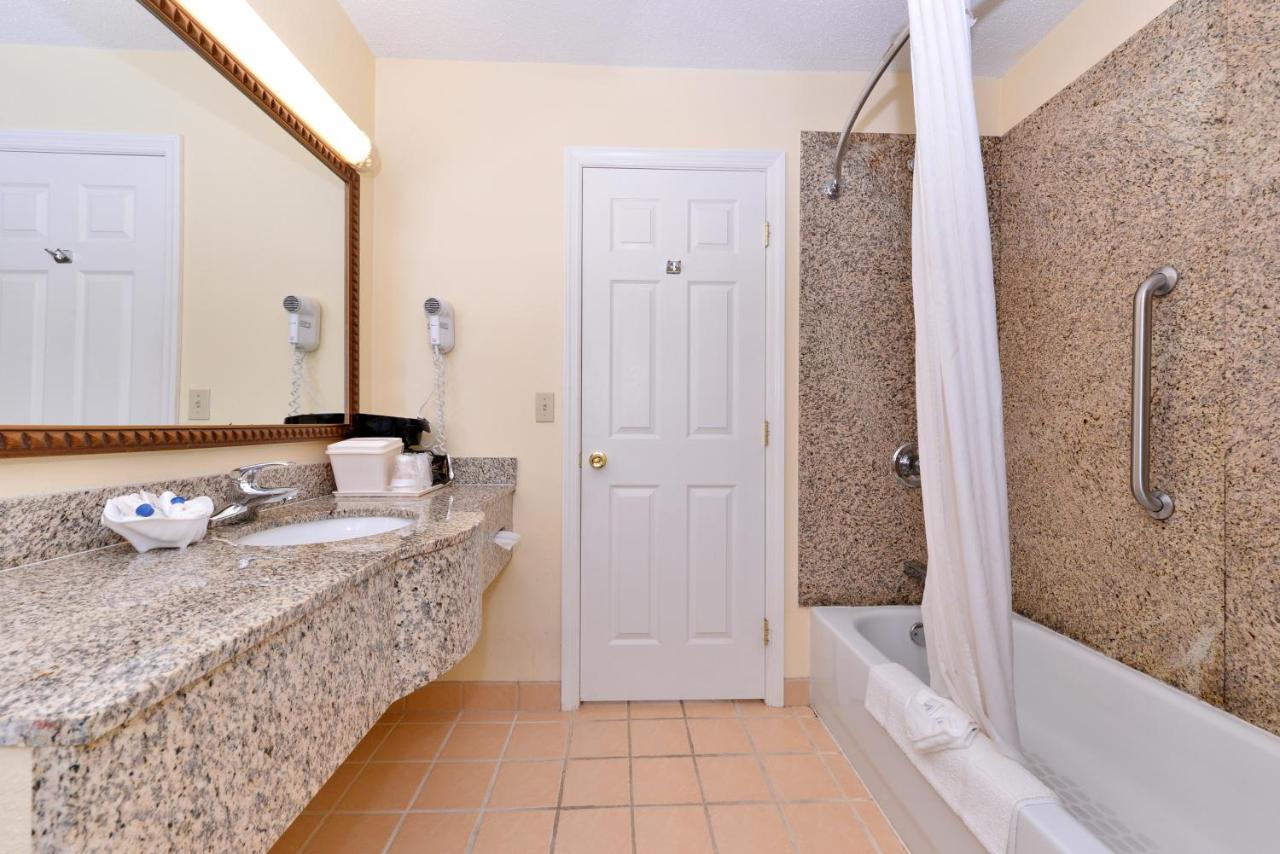 Room with Two Double Beds at Tower Inn And Suites Of Guilford - Madison