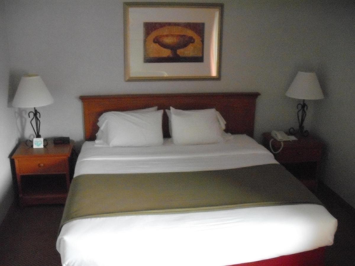 King Room with Mountain View - Non smoking at Mountain Inn & Suites