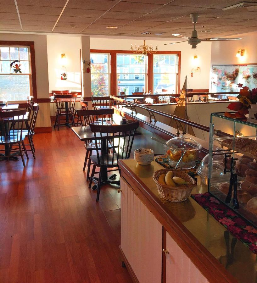 Camden Riverhouse Hotel