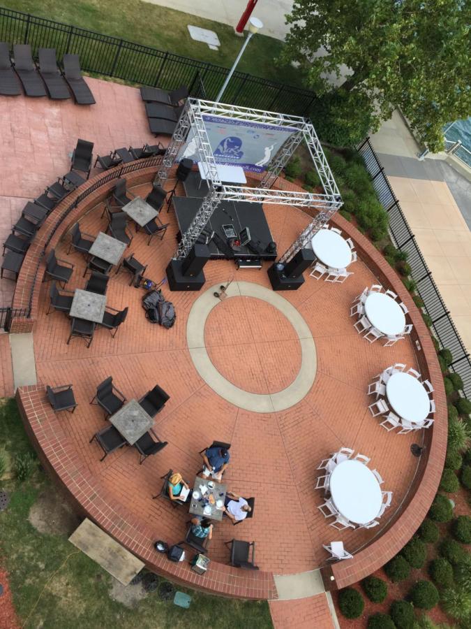 Roberts Riverwalk Urban Resort Hotel