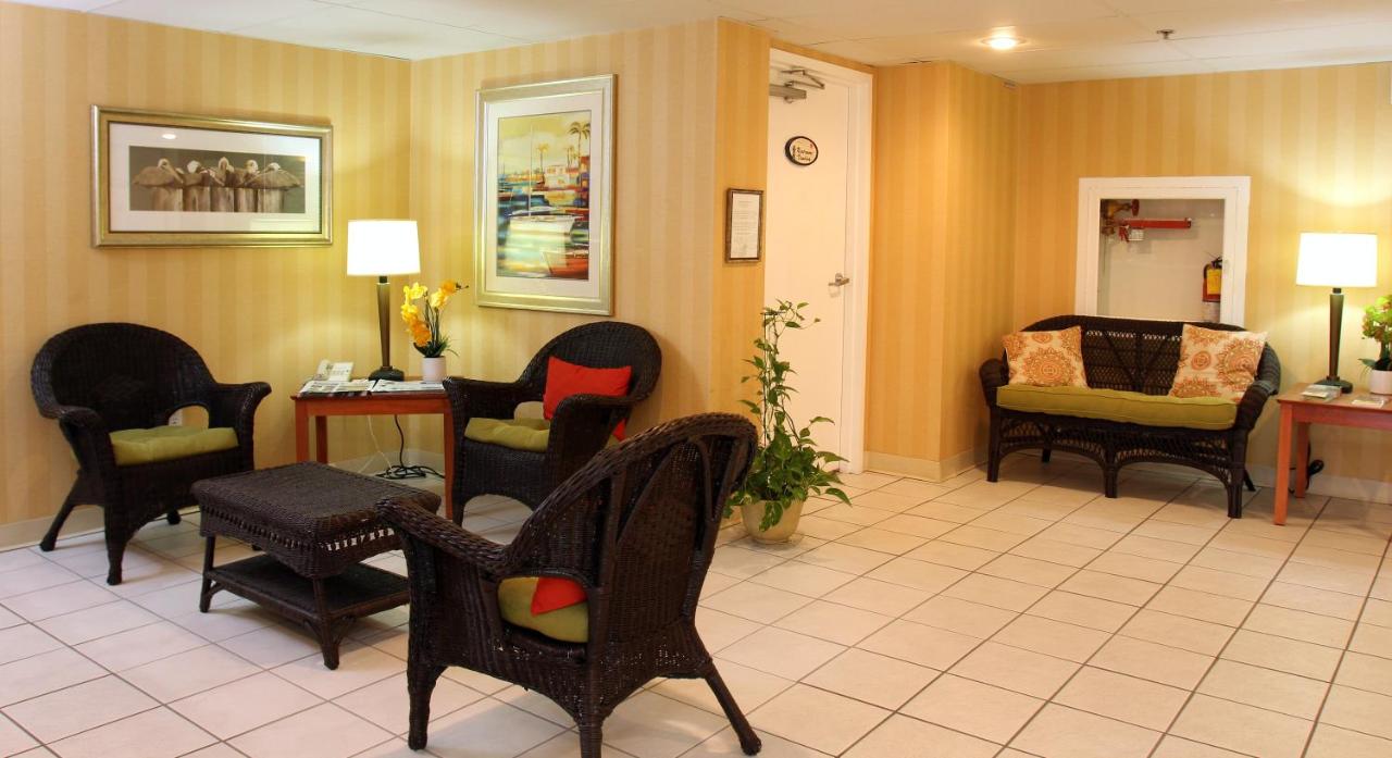  | Chart House Suites on Clearwater Bay