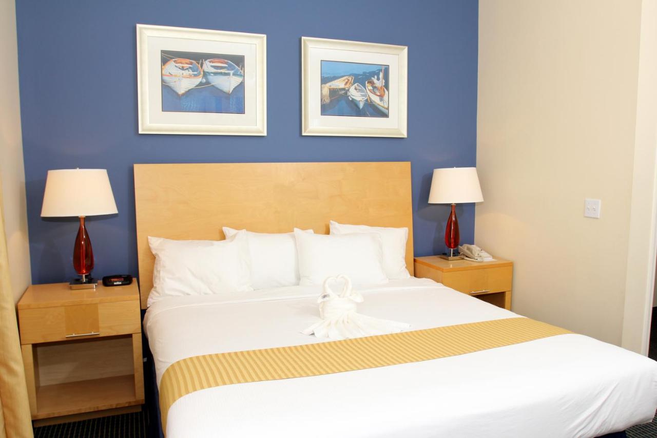  | Chart House Suites on Clearwater Bay